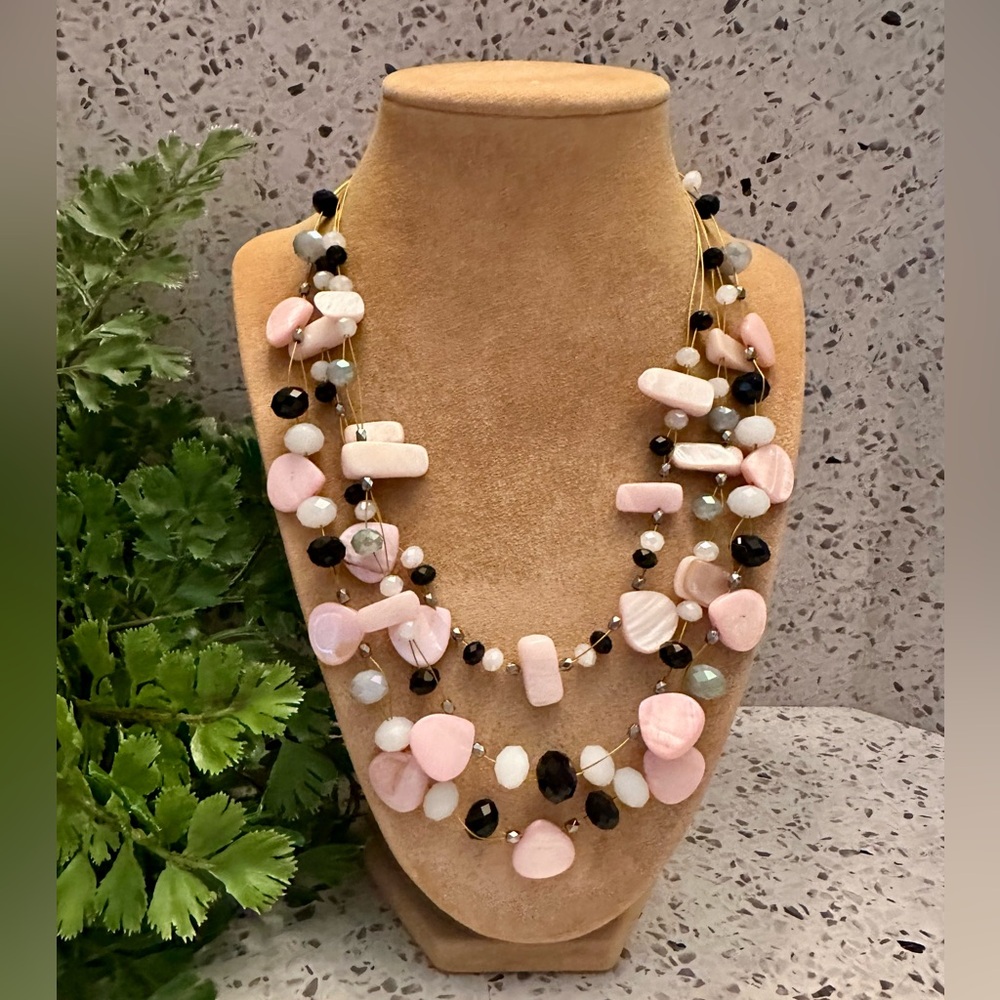 Erica Lyons powder pink dyed Mother of Pearl necklace